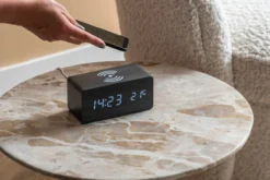 Alarm clock Block w. phone charger LED black veneer, white LED
