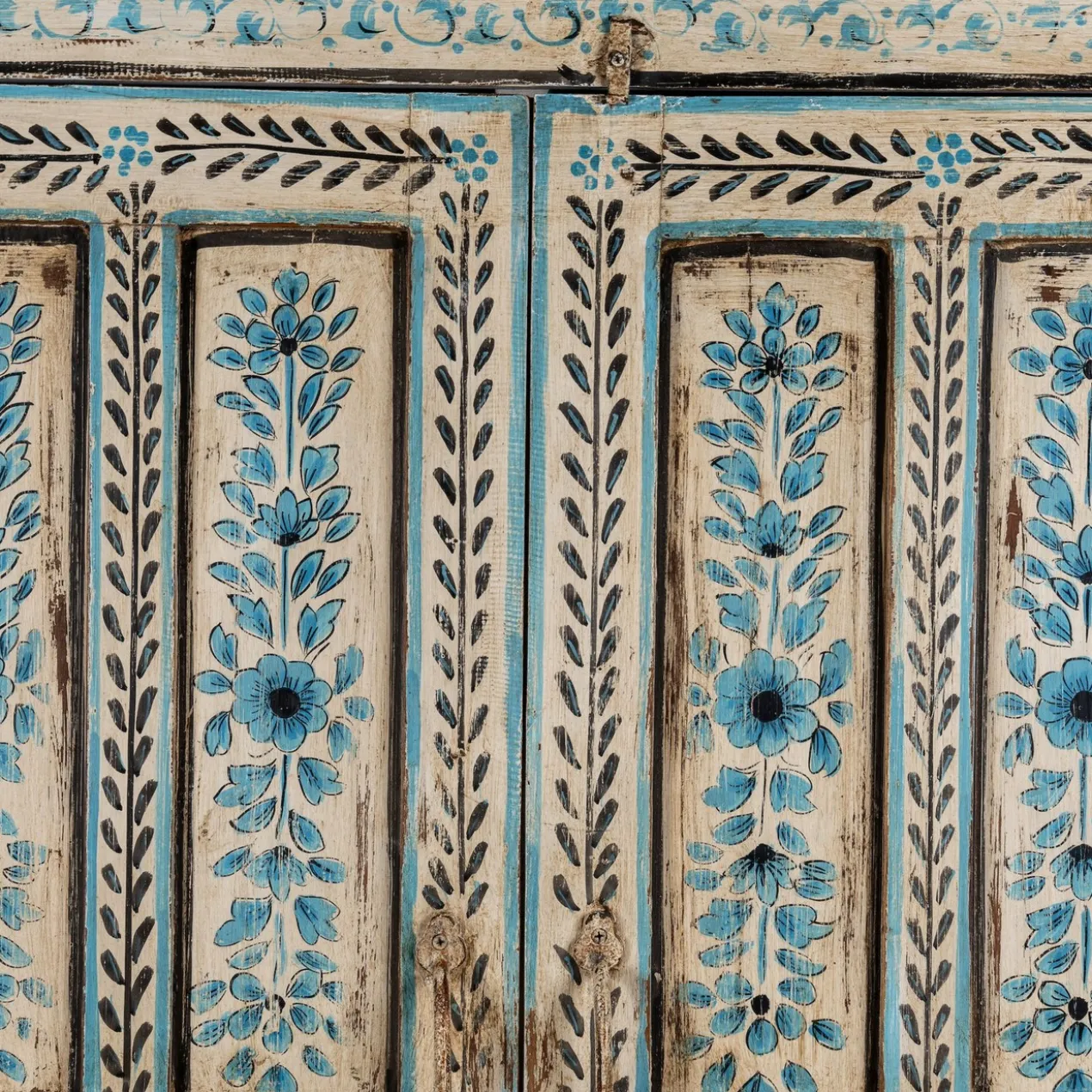 Anay - Handgeschilderde vintage stijlkast 152 cm