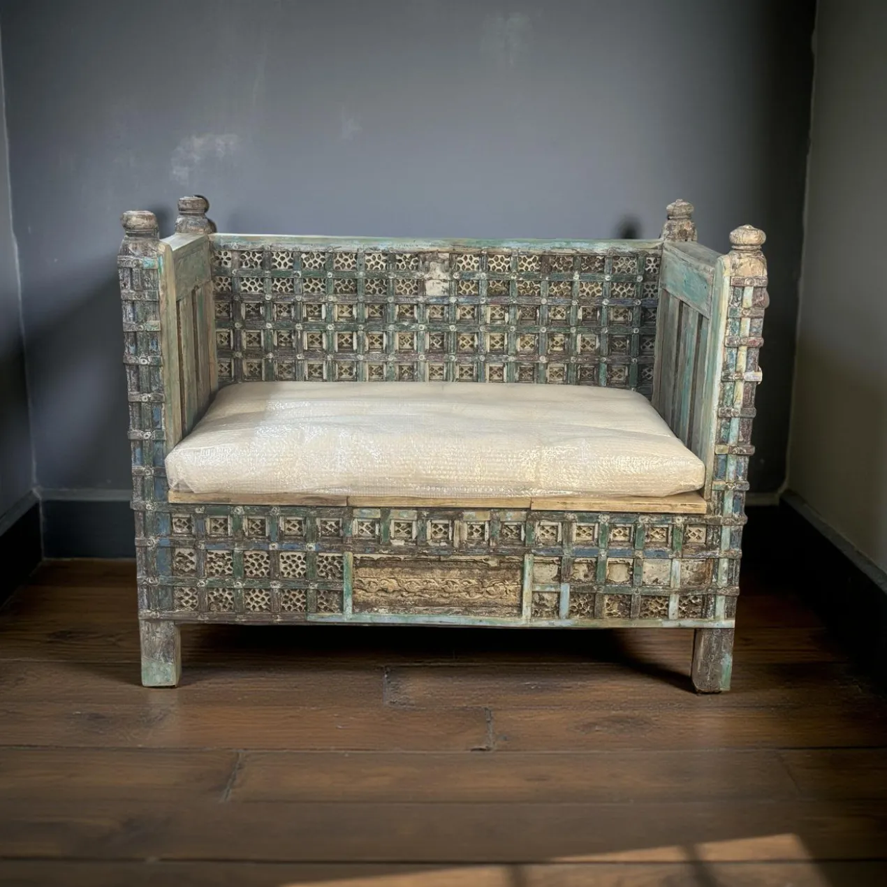 Bank gekleurd met matras uniek