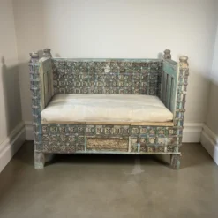 Bank gekleurd met matras uniek