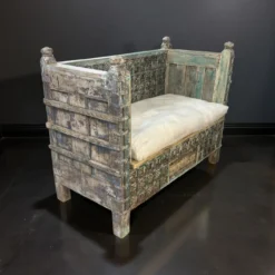 Bank gekleurd met matras uniek