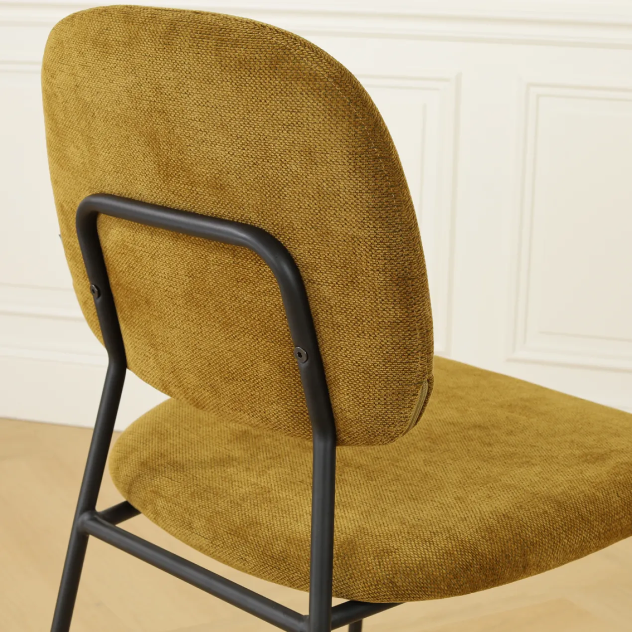 Barkruk Jasmijn warm groen - zwart onderstel H65