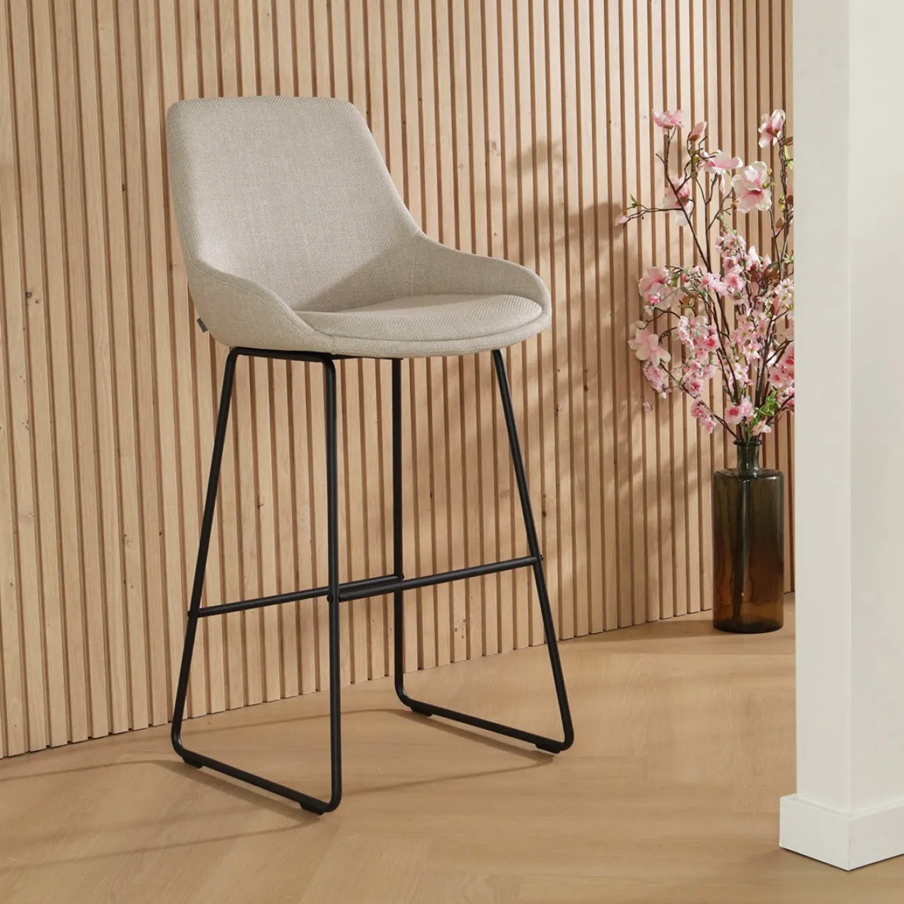 Barkruk Nino-Isa beige - zwart onderstel - 65 cm