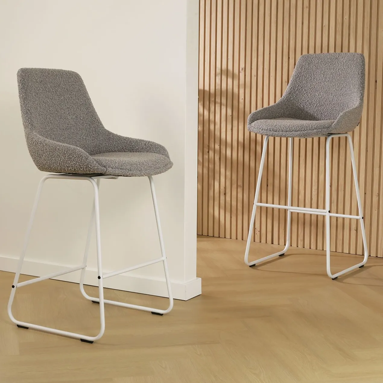 Barkruk Nino-Isa bouclé taupe - wit onderstel - 65 cm