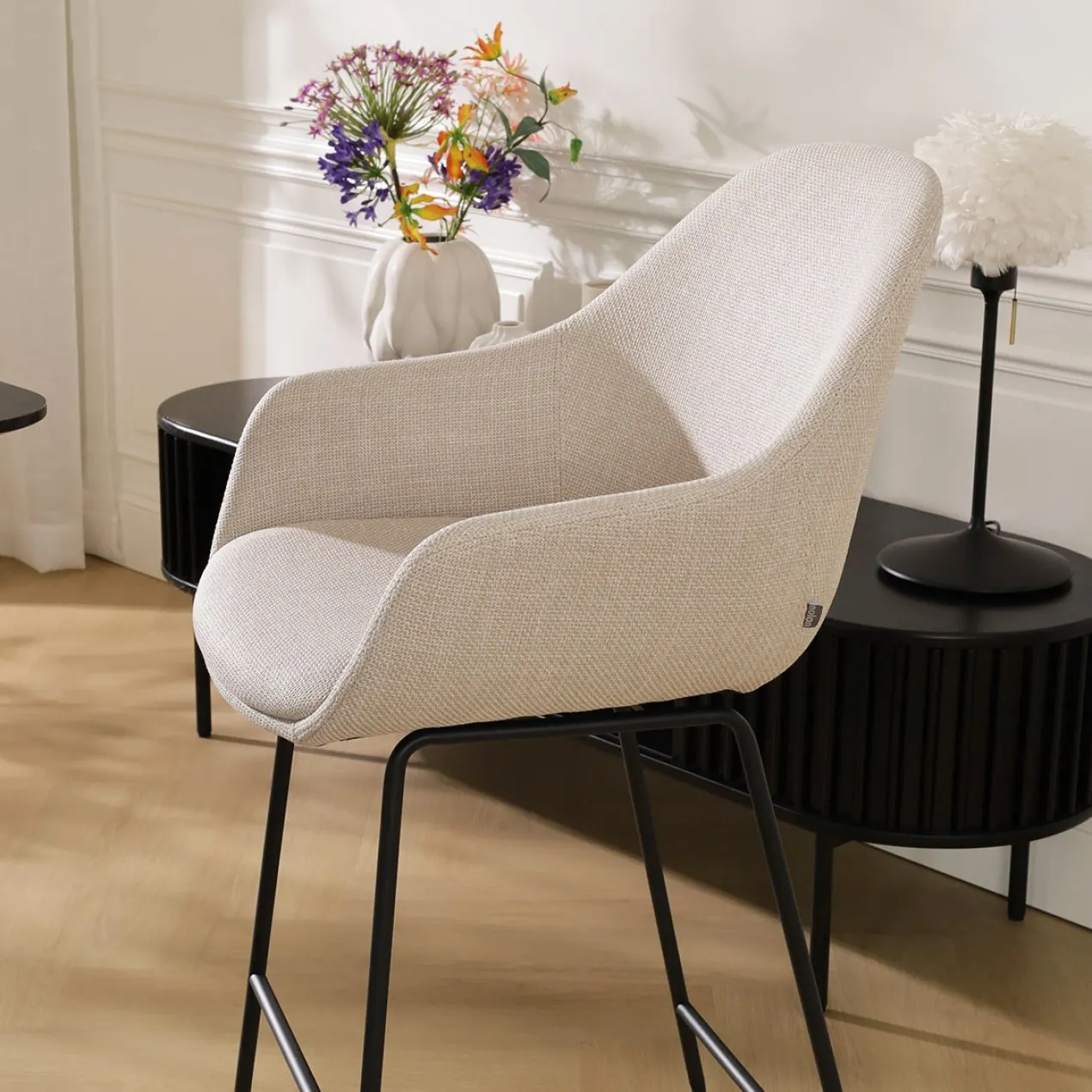 Barkruk Nino-Mae beige - zwart onderstel - 75 cm