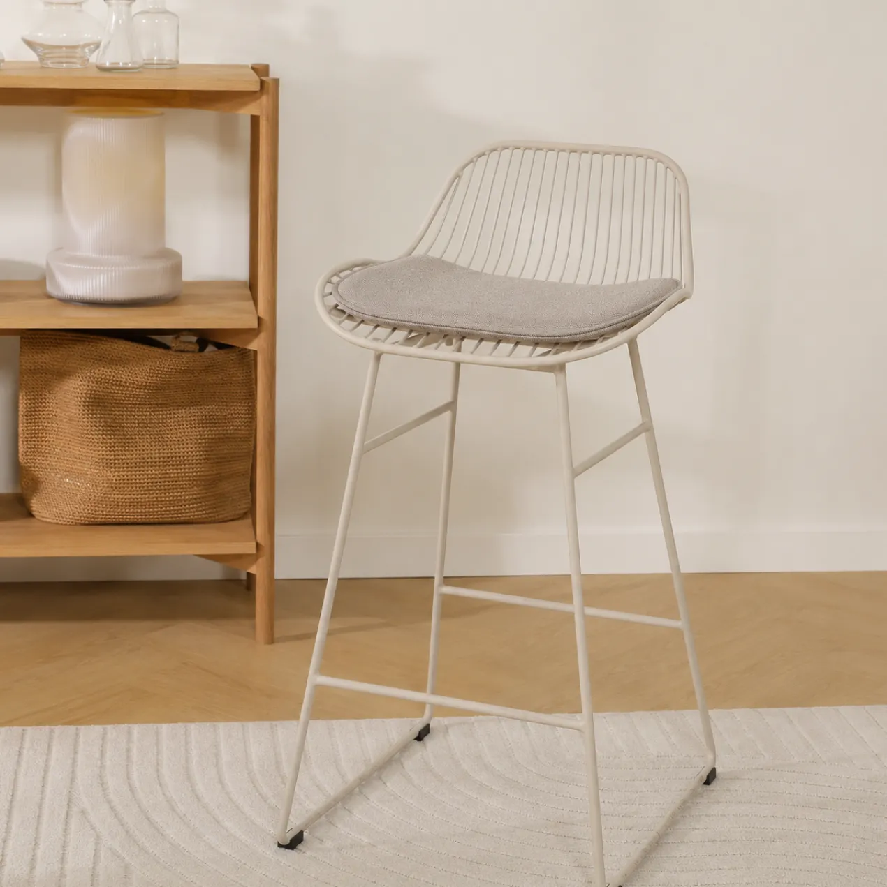 Barkruk Pleun H65 cm grijsbeige met zitkussen