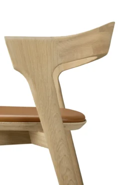 Barstoel Bok gelakt eiken/cognac leer 66 cm