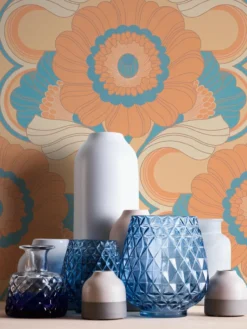 Bloemenvliesbehang in retrostijl – beige, turkoois, oranje #1