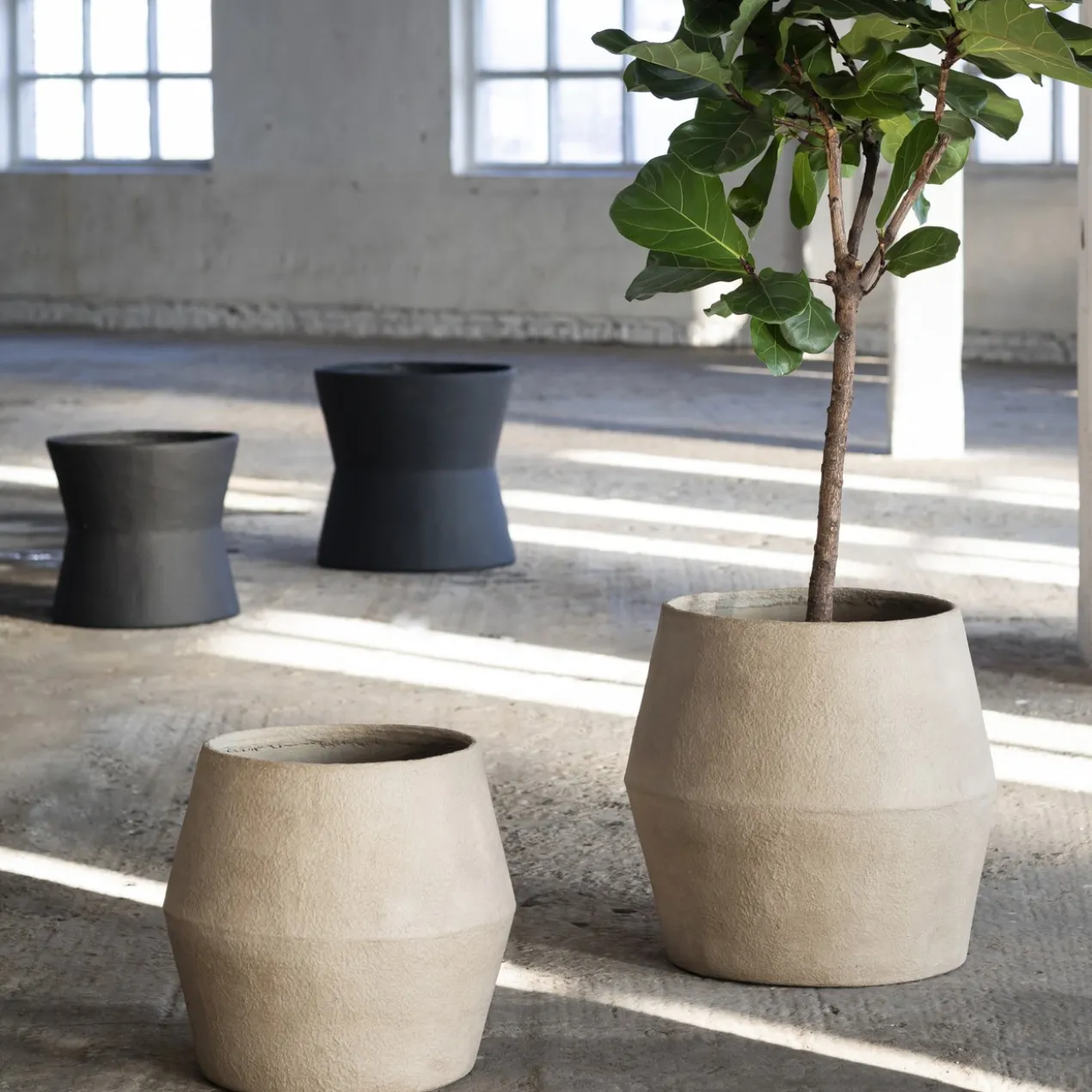 Bloempot Construct 01 brown L