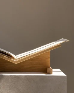 Boekenstandaard Page Oak