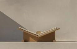 Boekenstandaard Page Oak