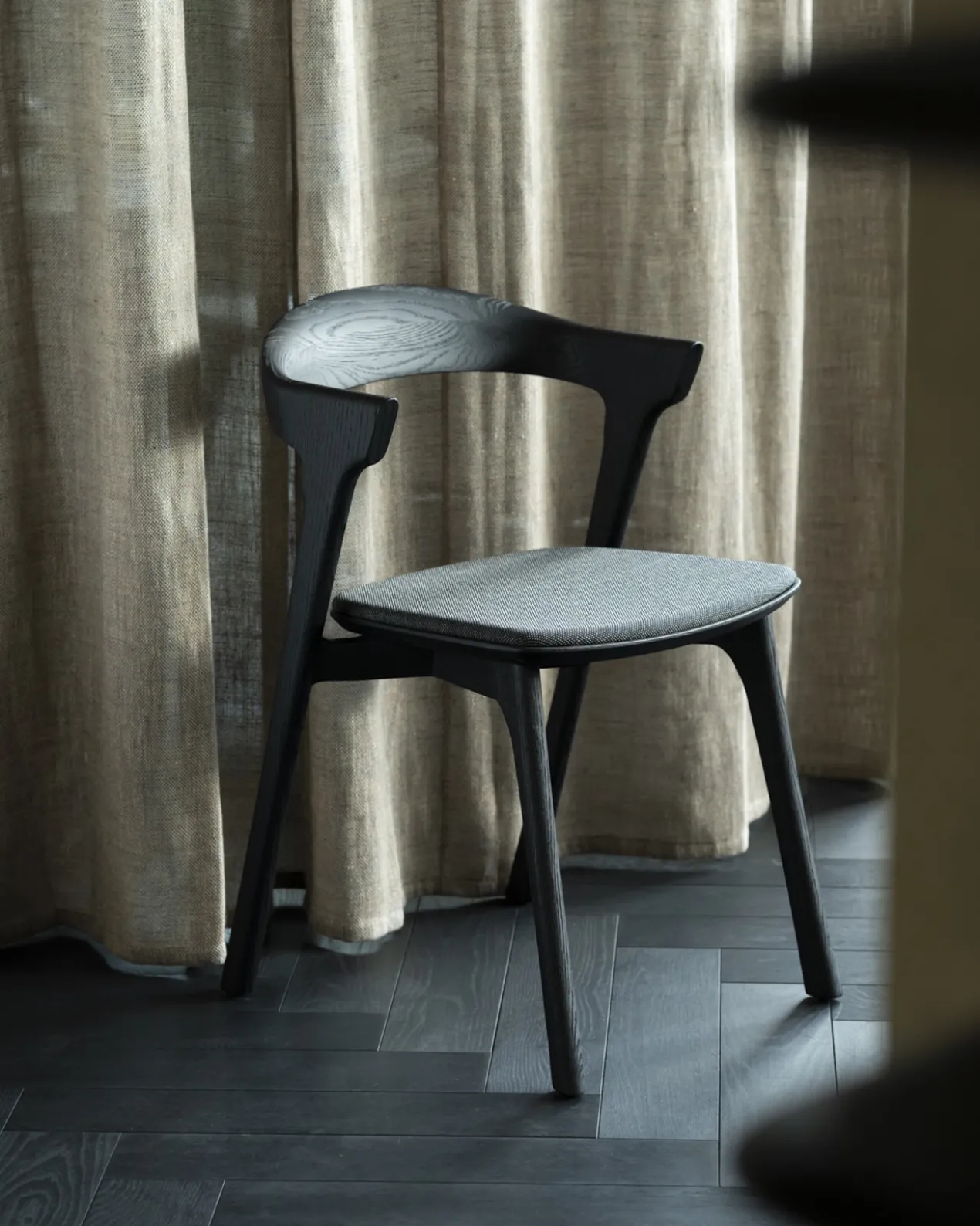 Bok stoel - eiken zwart - soft black stof