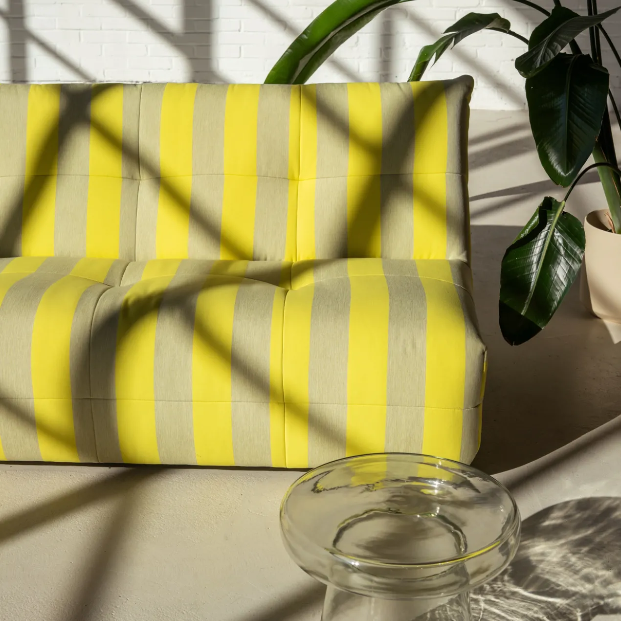 Buiten 2,5-zitsbank Flynn bold stripe geel