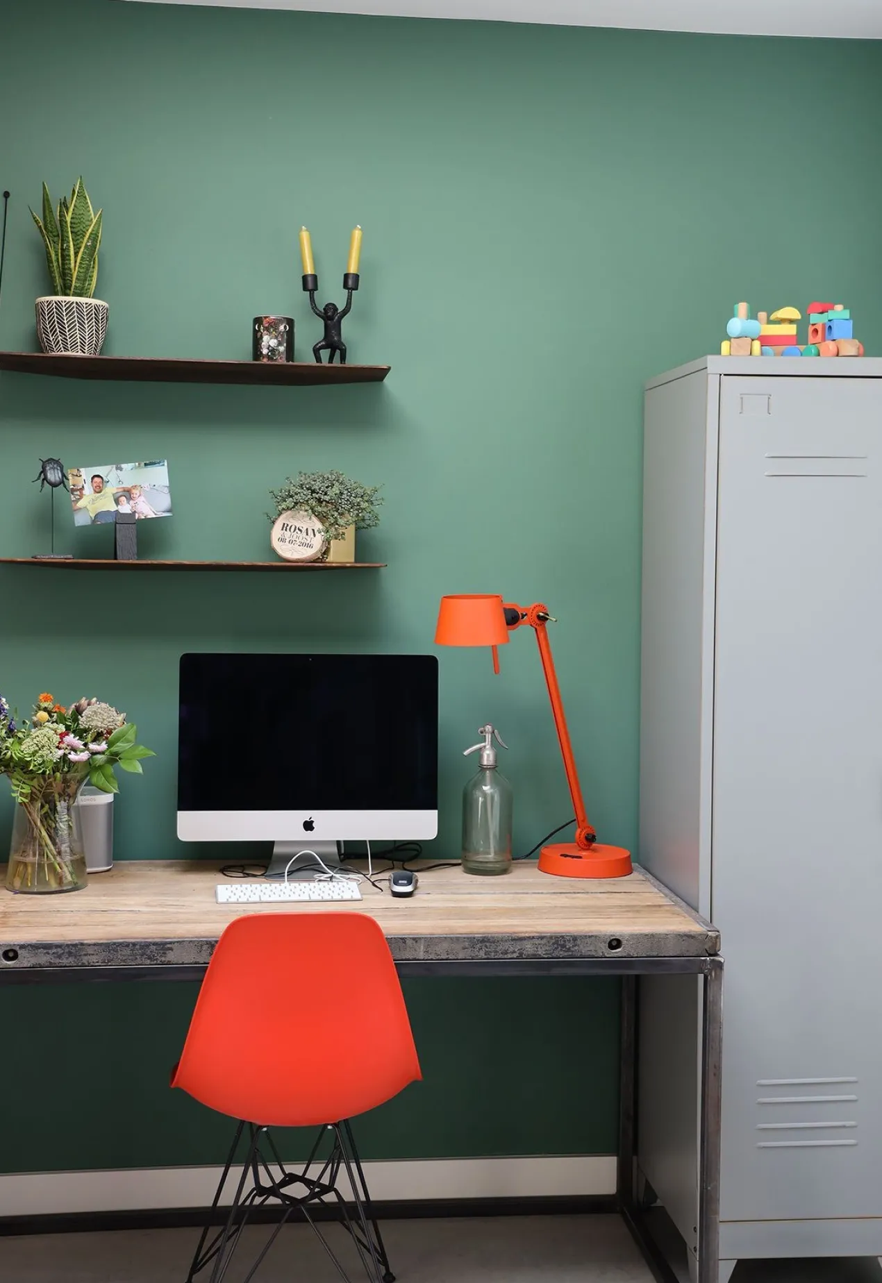 Bureaulamp Bolt met voet 1 arm striking orange