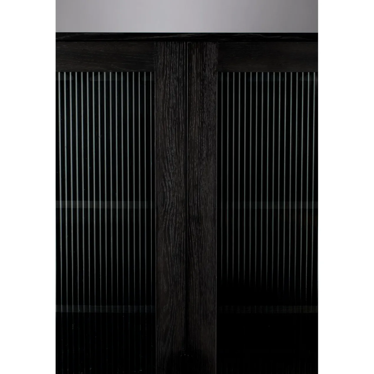 Cabinet travis black oak