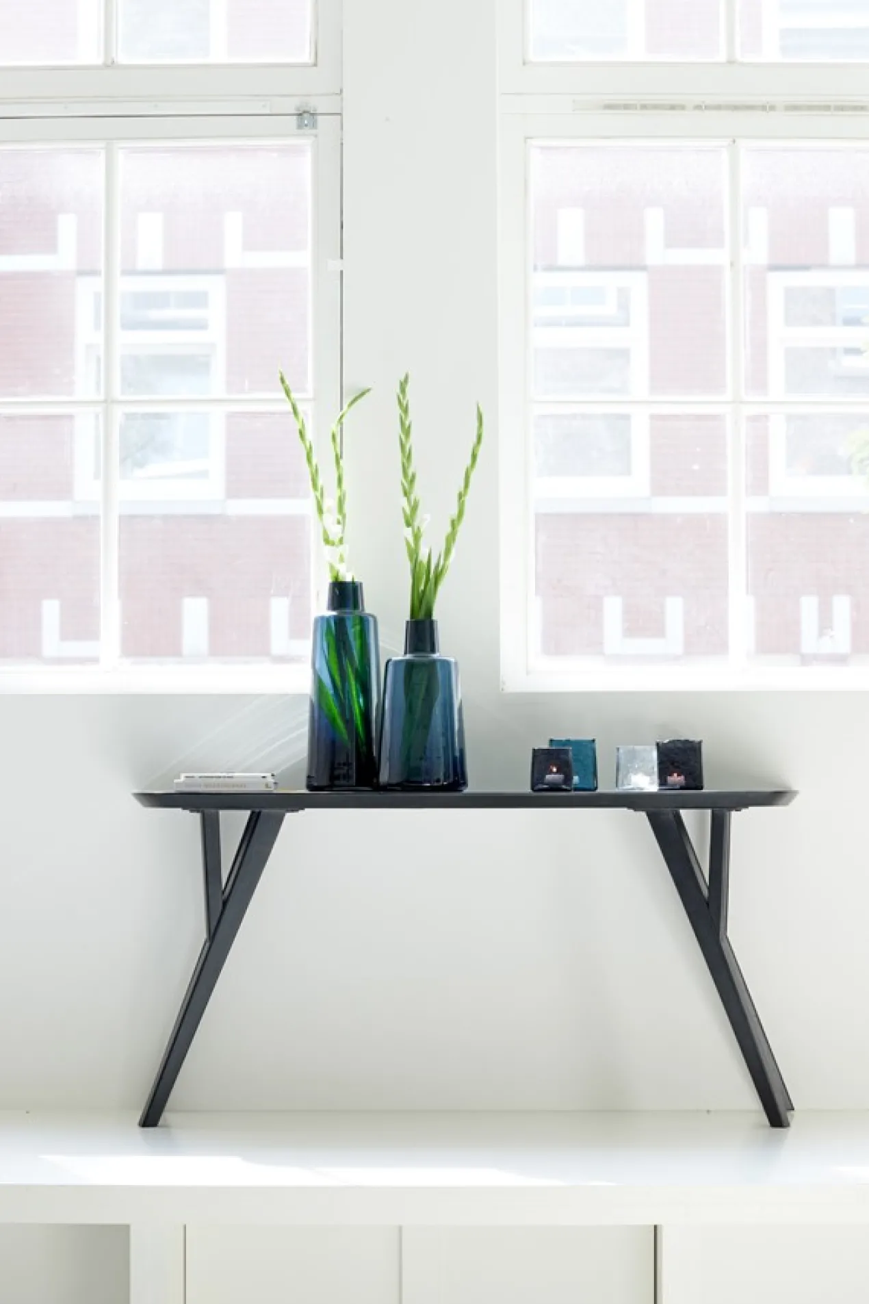 Console acacia wood matt black