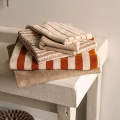 Douchelaken Vienna 70x140 cm beige