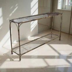 Dressoir ijzerdraad uniek