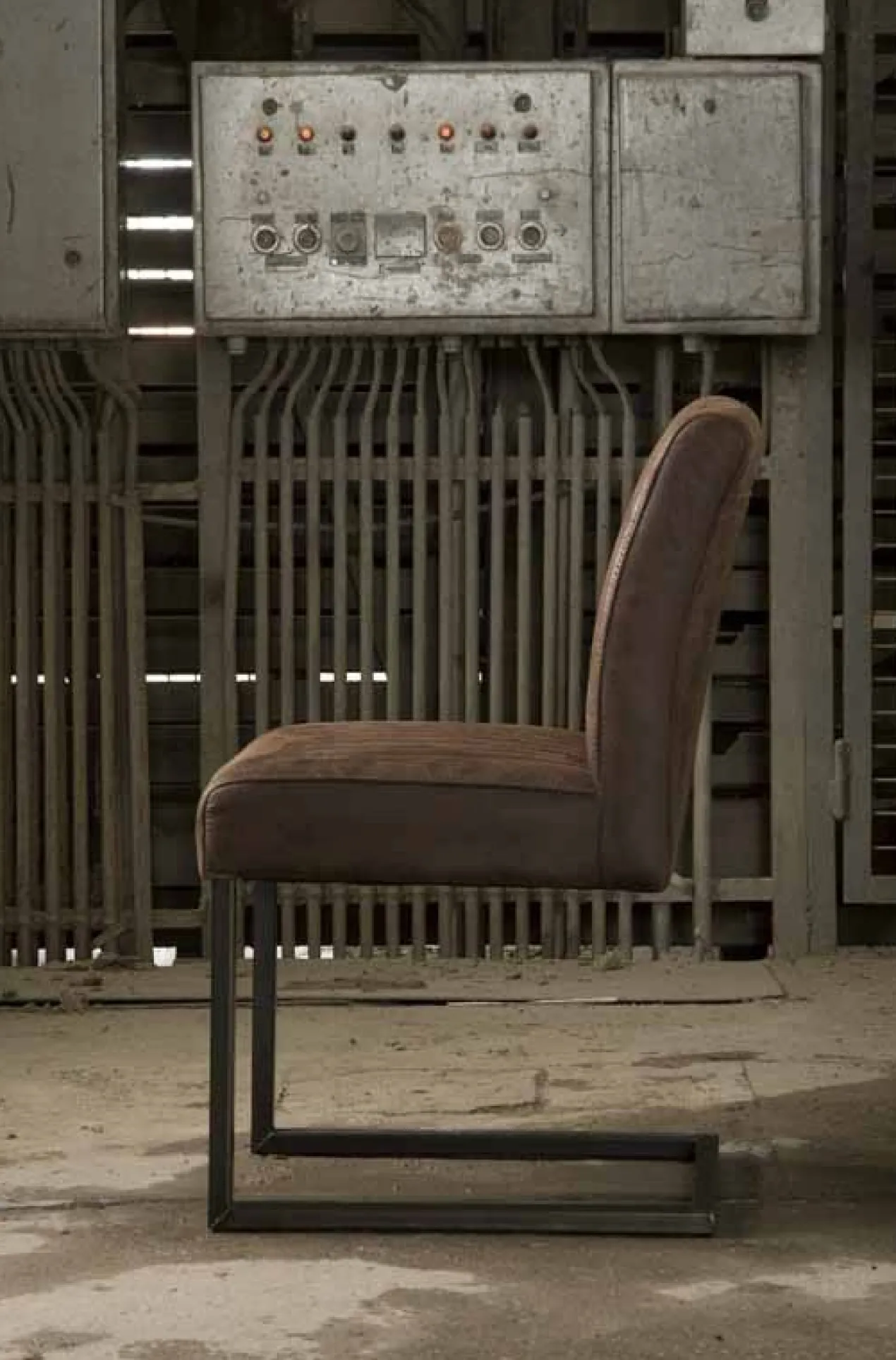 Eetkamerstoel Ferro Antraciet met arm (4 stoelen)