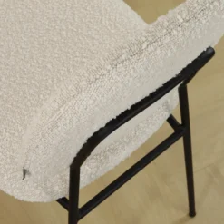 Eetkamerstoel Jasmijn bouclé beige - zwart onderstel