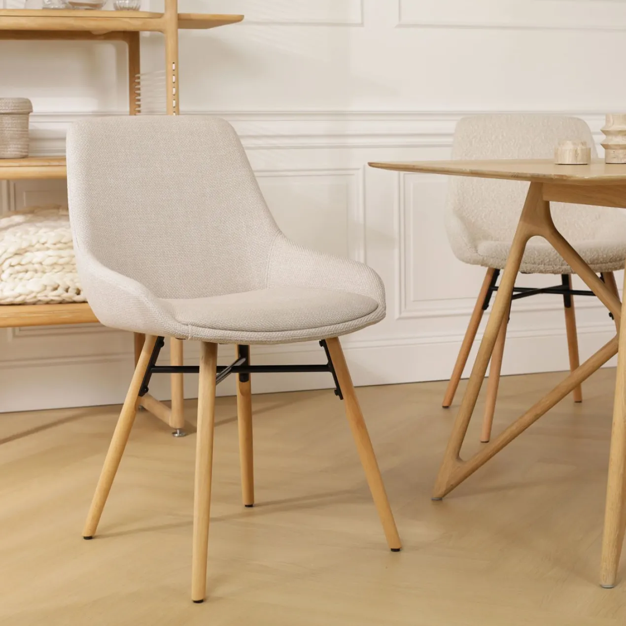 Eetkamerstoel Nena-Isa beige - naturel onderstel