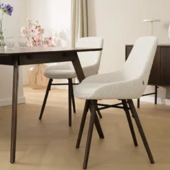 Eetkamerstoel Nena-Isa bouclé beige - walnoten onderstel