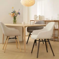 Eetkamerstoel Nena-Mae bouclé beige - naturel onderstel