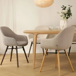 Eetkamerstoel Nena-Mae bouclé taupe - naturel onderstel