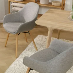 Eetkamerstoel Nena-Mae warm grijs - houten onderstel