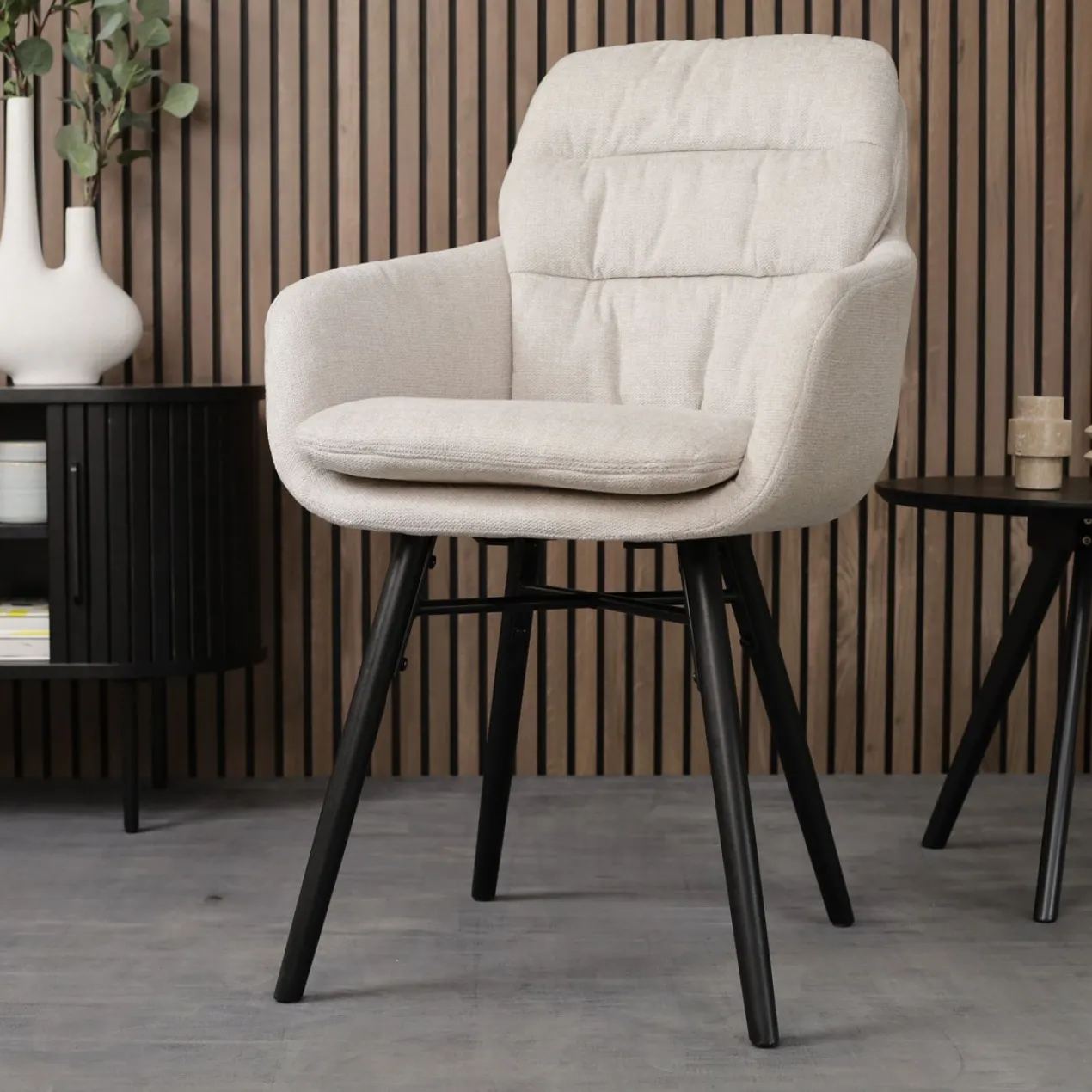 Eetkamerstoel Nena-Mia beige - zwart onderstel