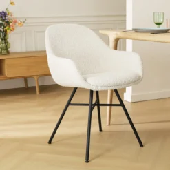 Eetkamerstoel Noa-Mae bouclé beige - zwart onderstel