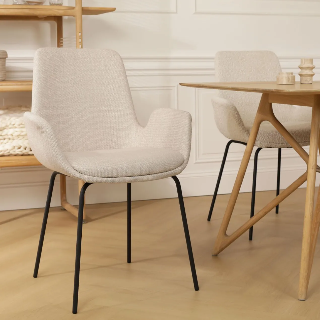 Eetkamerstoel Nora-Eef beige - zwart onderstel