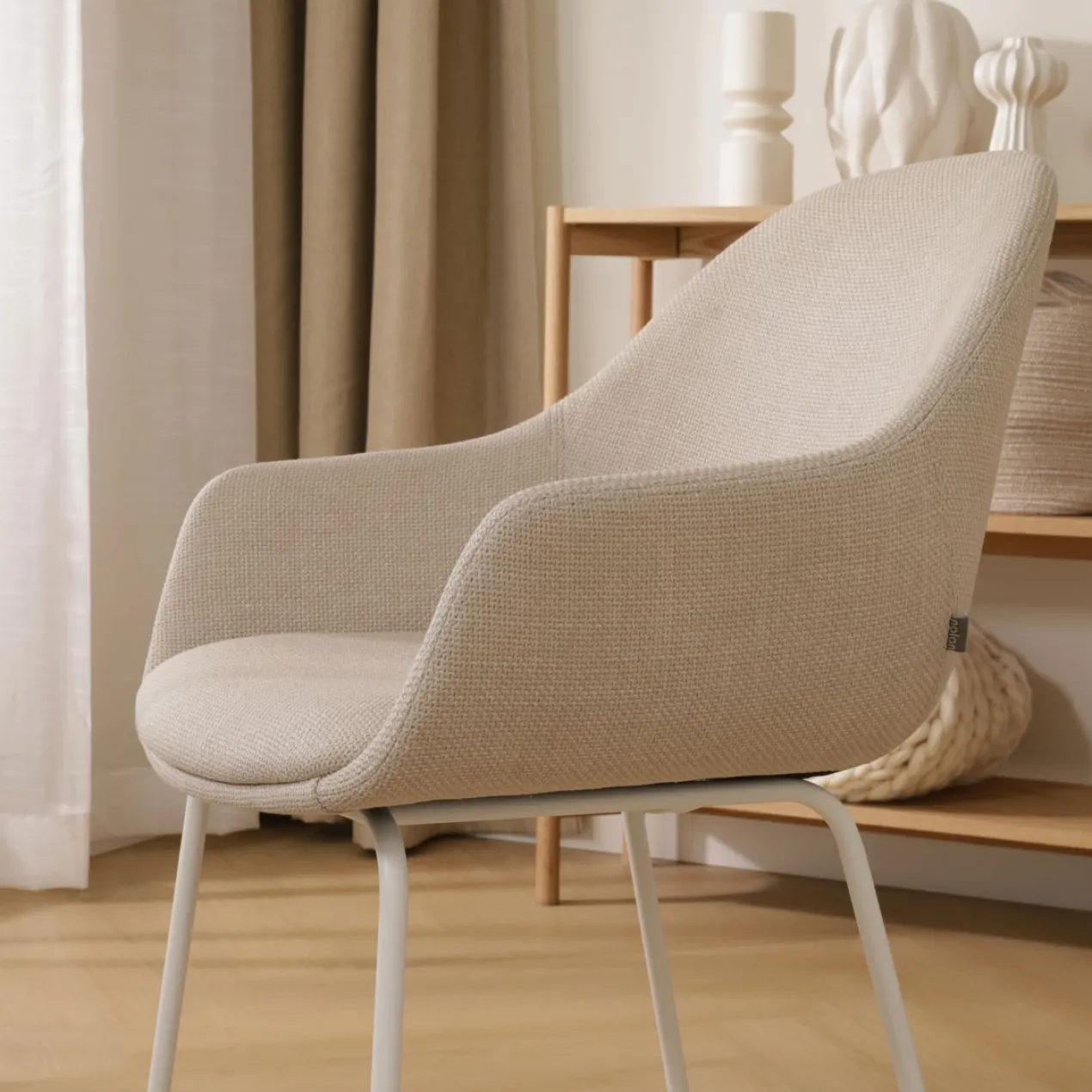 Eetkamerstoel Nora-Mae beige - wit onderstel