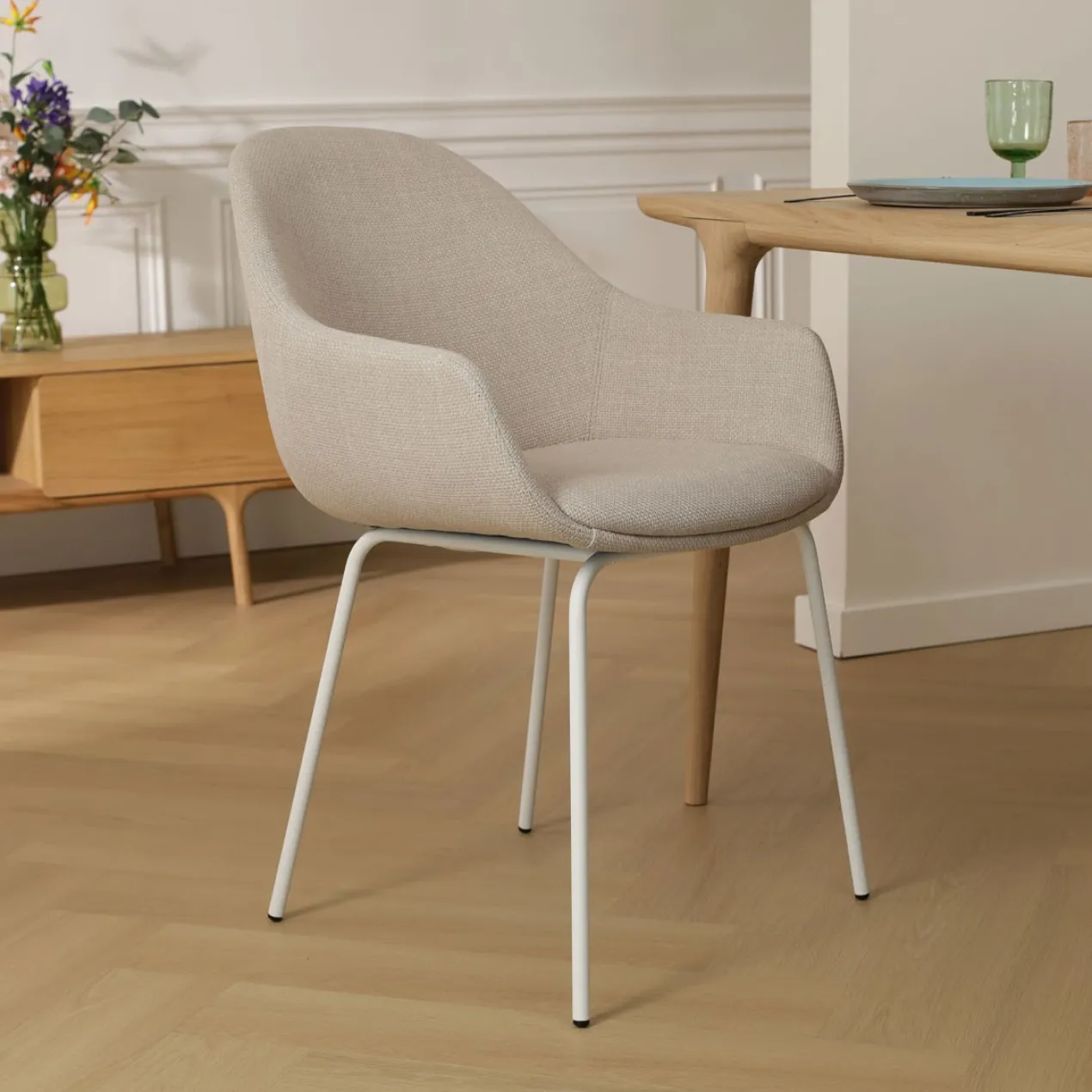 Eetkamerstoel Nora-Mae beige - wit onderstel