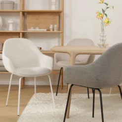 Eetkamerstoel Nora-Mae bouclé beige - wit onderstel
