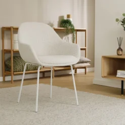 Eetkamerstoel Nora-Mae bouclé beige - wit onderstel