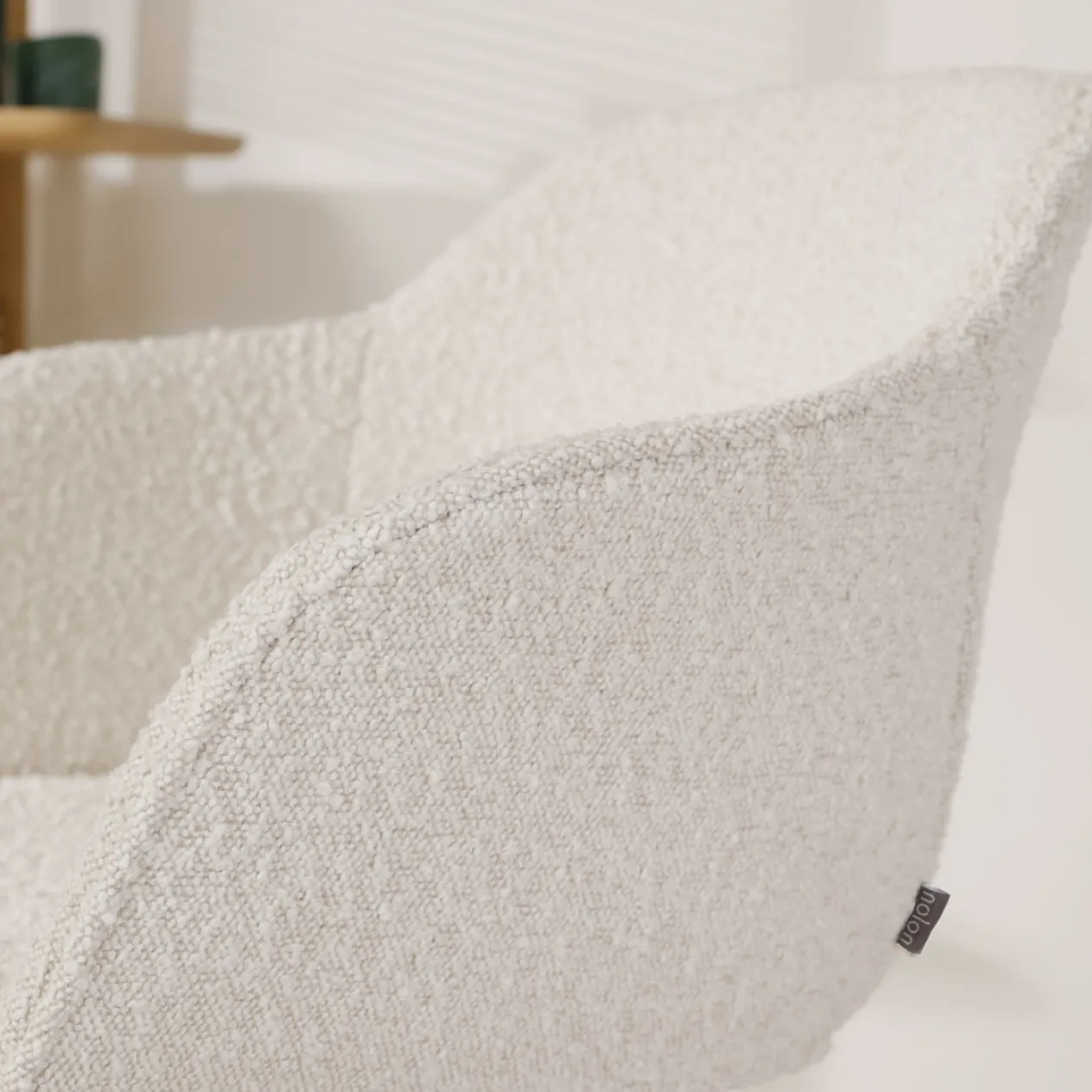 Eetkamerstoel Nora-Mare bouclé beige - wit onderstel