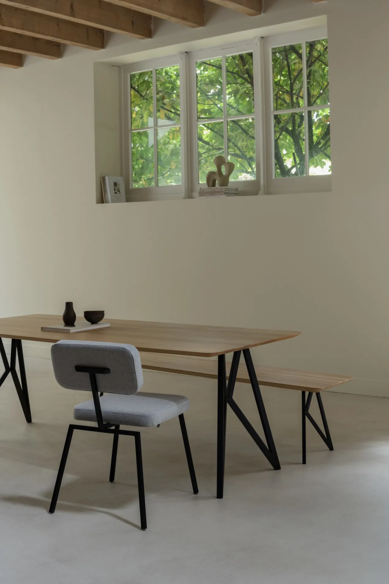 Eettafel Butterfly zwart frame naturel 160x100 cm verjongd