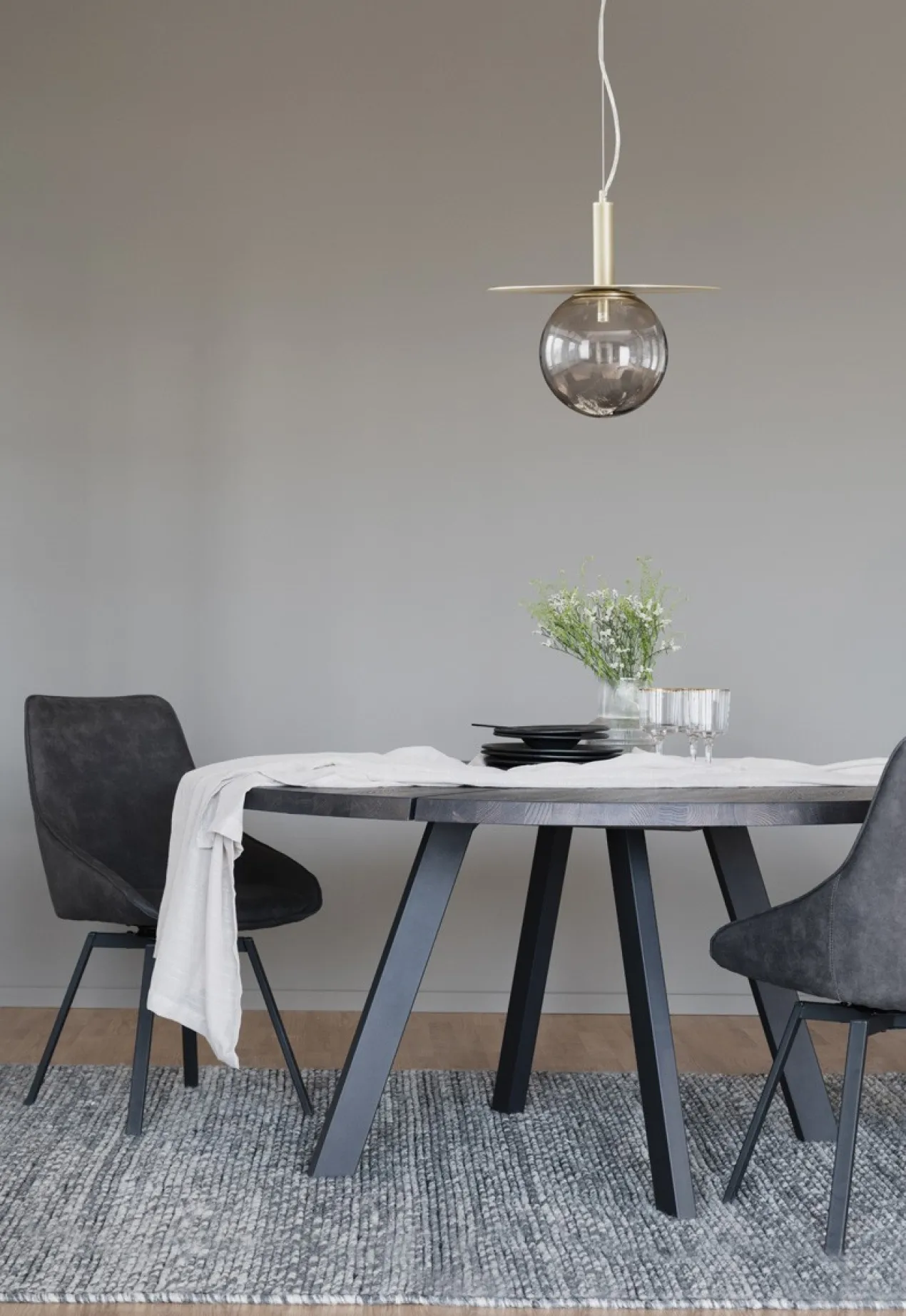 Eettafel Fred rond zwart Donkerbruin