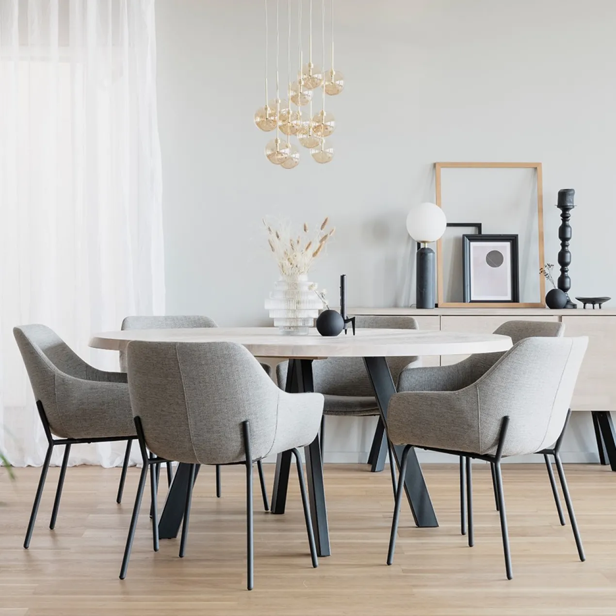 Eettafel Fred rond zwart Donkerbruin