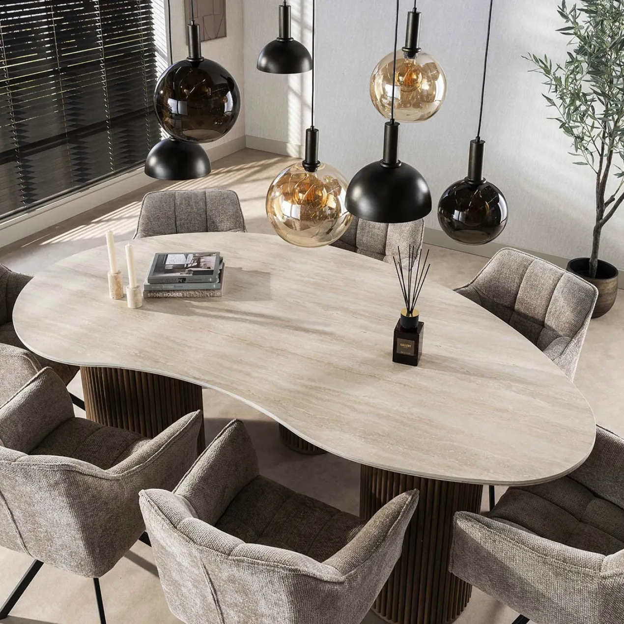 Eettafel Organisch Limestone