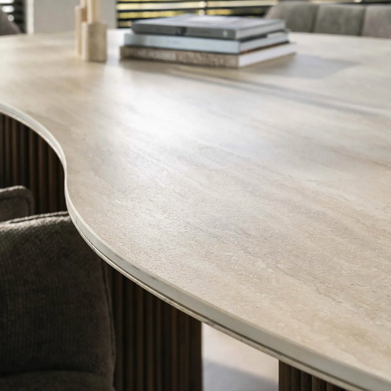 Eettafel Organisch Limestone