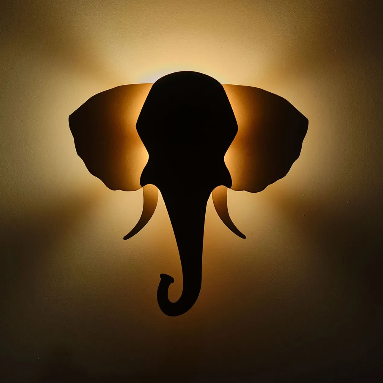 Elephant wall lamp