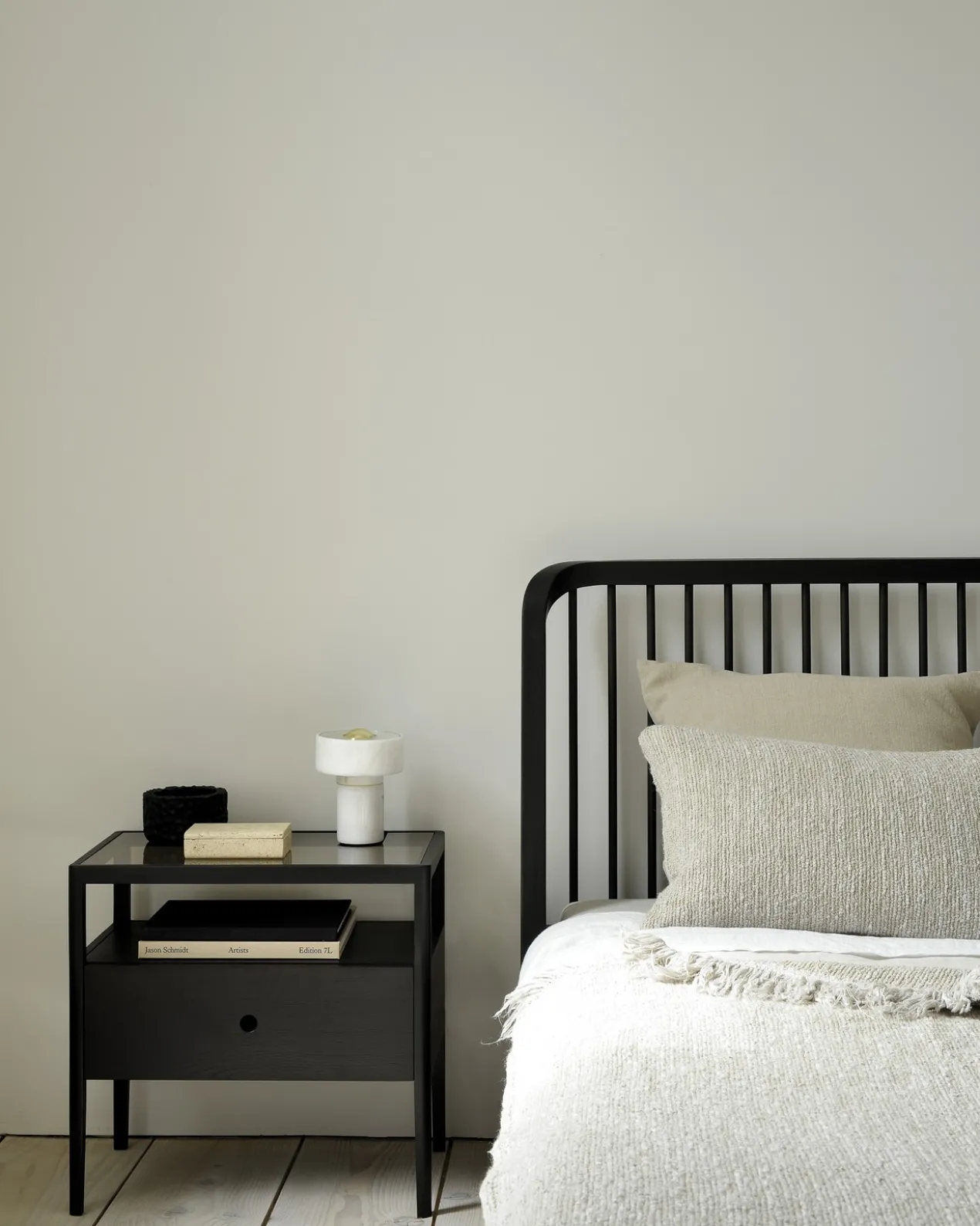 Ethnicraft nachtkastje Spindle - Oak black