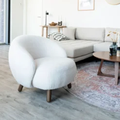 Fauteuil Mona Teddy wit - walnoot kleur poten