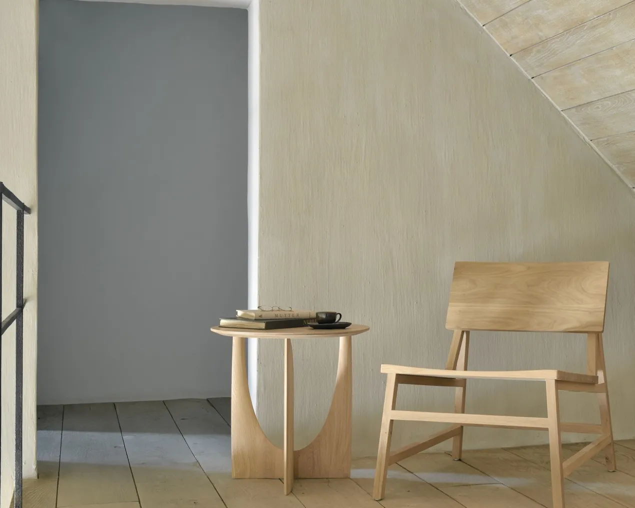 Geometric bijzettafel - eiken zwart