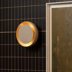 Gloomy wandlamp rond metaal zand
