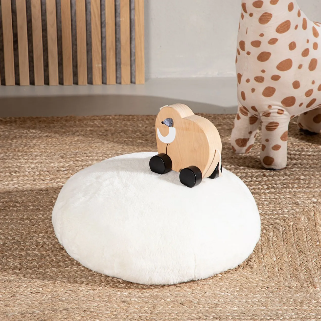 Kinderpoef Knut rond teddy Teddy wit