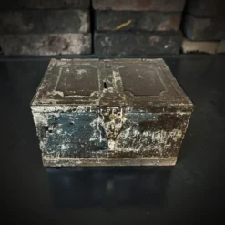 Kist Iron money box uniek