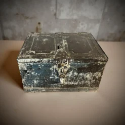 Kist Iron money box uniek